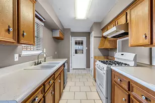 1105 Lawson Dr, Garland, TX 75042 - Photo 5