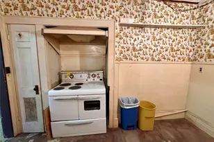 807 N Marable St, West, TX 76691 - Photo 9