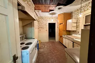 807 N Marable St, West, TX 76691 - Photo 7