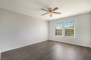 1437 N Bluegrove Rd, Lancaster, TX 75134 - Photo 13