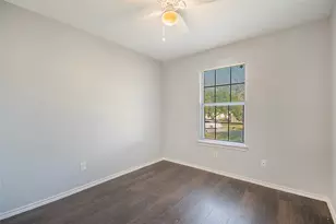 1437 N Bluegrove Rd, Lancaster, TX 75134 - Photo 11