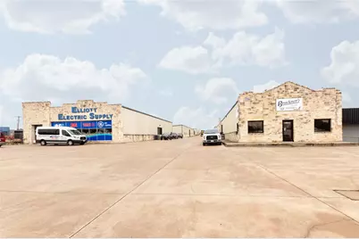 1744 N Main #B, Cleburne, TX 76033 - Photo 11