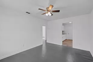 616 Tulane St, Beverly Hills, TX 76711 - Photo 5