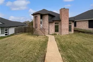 1726 Hillcrest Ct, Balch Springs, TX 75180 - Photo 3
