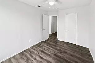 1726 Hillcrest Ct, Balch Springs, TX 75180 - Photo 23