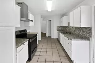 1726 Hillcrest Ct, Balch Springs, TX 75180 - Photo 5