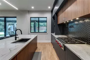 13693 Peyton Dr, Dallas, TX 75240 - Photo 15