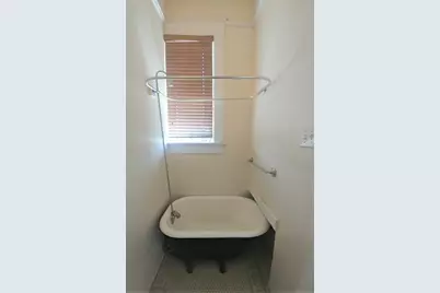 109 NW 20th Street #205, Fort Worth, TX 76164 - Photo 15