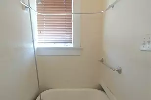 109 NW 20th St, Fort Worth, TX 76164 - Photo 15