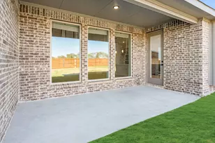 933 Cannes Dr, Red Oak, TX 75154 - Photo 37