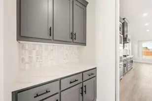 933 Cannes Dr, Red Oak, TX 75154 - Photo 9