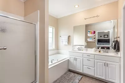105 W 6th Street, Lindsay, TX 76250 - Photo 17