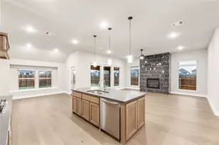 905 Denham Dr, Red Oak, TX 75154 - Photo 15