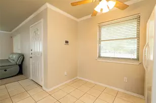 401 Berryhill Dr, Springtown, TX 76082 - Photo 13