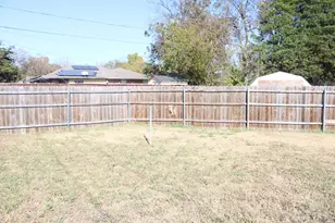 1663 Riverway Bend Cir, Dallas, TX 75217 - Photo 9