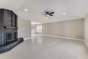 2301 Stillmeadow Dr, Arlington, TX 76014 - Photo 3