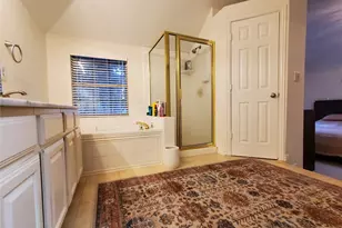 200 Morning Star Ct, Irving, TX 75063 - Photo 19