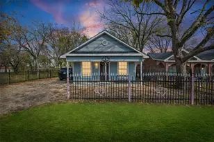 2002 NE Main St, Ennis, TX 75119 - Photo 1