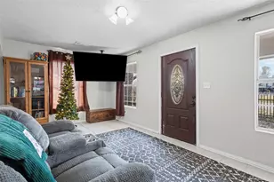 2002 NE Main St, Ennis, TX 75119 - Photo 5