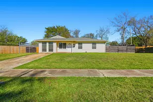1013 Casa Dr, Mesquite, TX 75149 - Photo 1