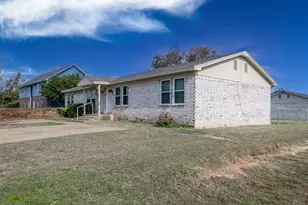 309-311 Lilac Dr, Granbury, TX 76049 - Photo 3