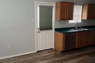 604 E Pine St, Malakoff, TX 75148 - Photo 11