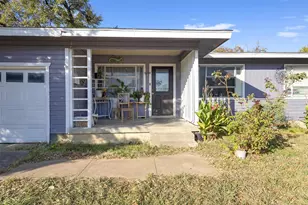 1202 Huddleston Dr, Grand Prairie, TX 75050 - Photo 1