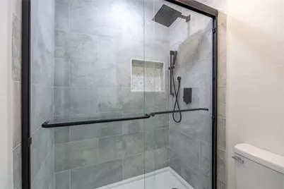 725 Middle Glen Drive, Garland, TX 75043 - Photo 17