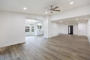 725 Middle Glen Dr, Garland, TX 75043 - Photo 9