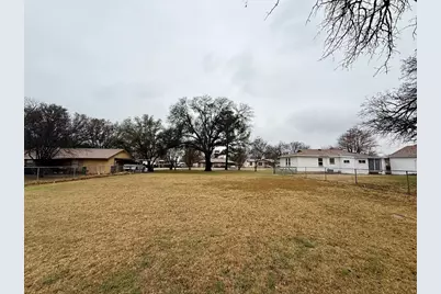 137 Gordon Drive, Azle, TX 76020 - Photo 9