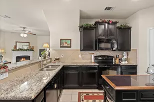 107 Holly St, Waxahachie, TX 75165 - Photo 13