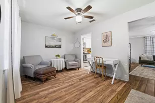 562 W Ferndale Ln, Grand Prairie, TX 75052 - Photo 9