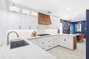 2813 Raintree Dr, Carrollton, TX 75006 - Photo 3