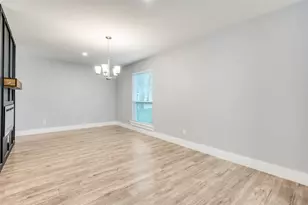 105 Shadow Ln, Euless, TX 76039 - Photo 7