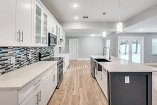 105 Shadow Ln, Euless, TX 76039 - Photo 13