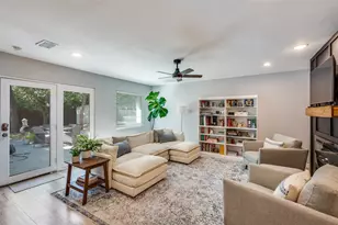 105 Shadow Ln, Euless, TX 76039 - Photo 3