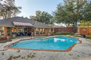 1306 Norfolk Ct, Garland, TX 75044 - Photo 33