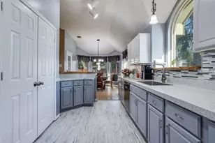 1306 Norfolk Ct, Garland, TX 75044 - Photo 11