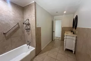 9630 Livenshire Dr, Dallas, TX 75238 - Photo 31