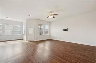 313 Marble Creek Dr, Fort Worth, TX 76131 - Photo 7