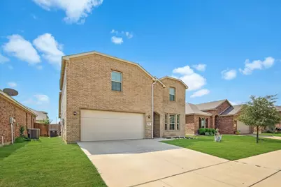 313 Marble Creek Drive, Fort Worth, TX 76131 - Photo 3