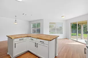 932 Robbins Way, Saginaw, TX 76179 - Photo 9