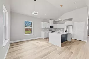 2105 College St, Greenville, TX 75401 - Photo 9