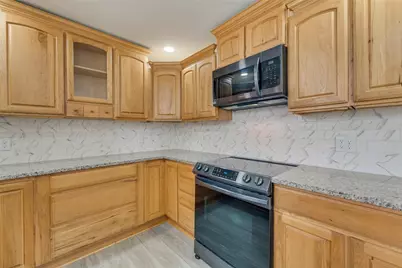 4809 Jordan Park Drive, Haltom City, TX 76117 - Photo 11