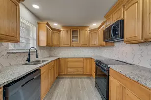 4809 Jordan Park Dr, Haltom City, TX 76117 - Photo 9