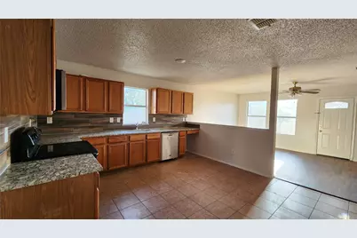 2931 Marco Drive, Grand Prairie, TX 75052 - Photo 11