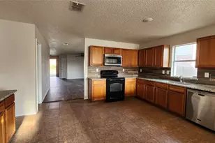 2931 Marco Dr, Grand Prairie, TX 75052 - Photo 17