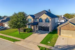 500 Flowering Plum Ln, Fort Worth, TX 76140 - Photo 3