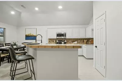 401 Barbara Jean Lane, Burleson, TX 76028 - Photo 5