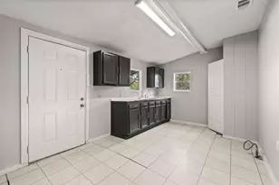 1106 S 15th St, Waco, TX 76706 - Photo 5